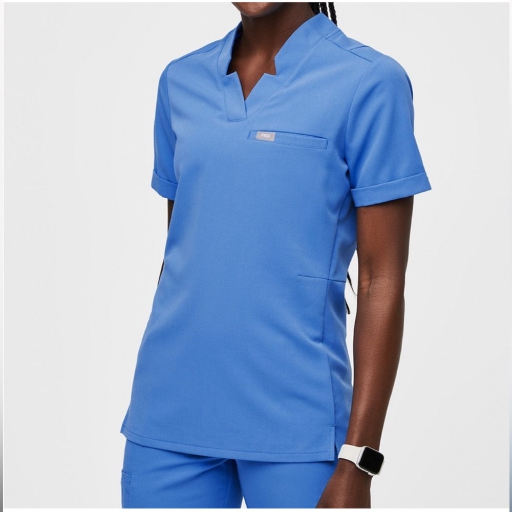 FIGS. Limited edition. Women Capri Blue Siaya. Scrub top